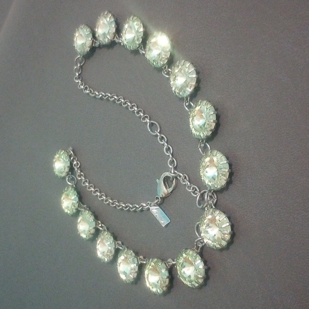 Vintage Lani - LIGHT 💚 GREEN Glass Rivoli Necklace
